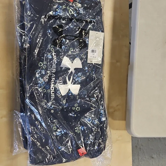BRAND NEW NEVER USED Under Armour Blue Floral Duffel Bag - Picture 6 of 7